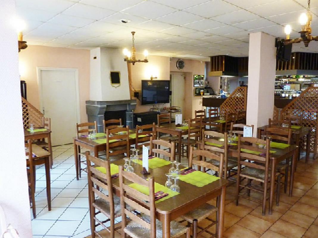 蓬维厄餐厅酒店 圣弗卢尔 外观 照片